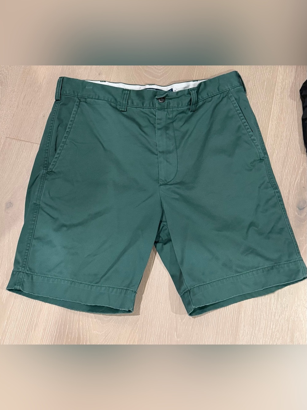 Men’s Polo by Ralph Lauren Forest Green Flat-Front 8” Salinger Chino Shorts